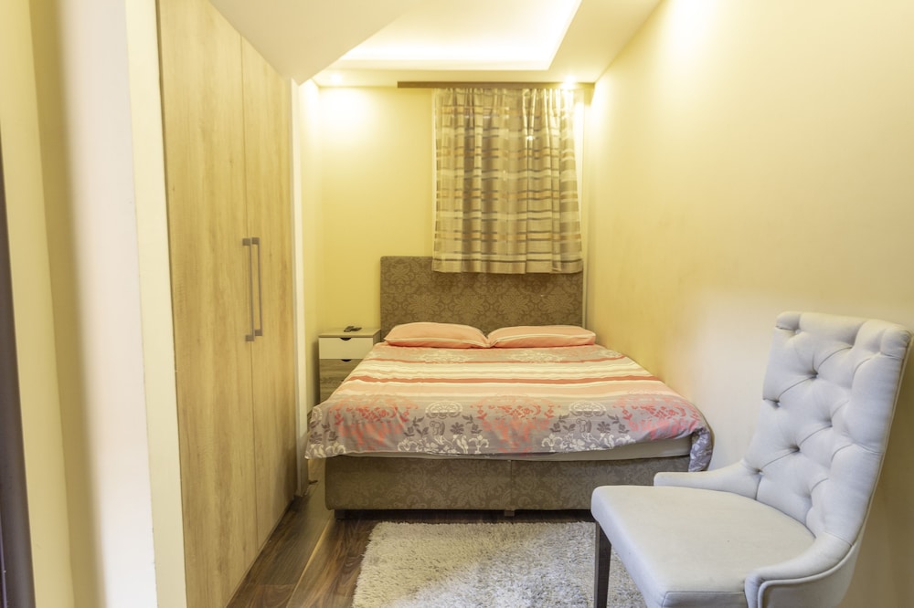 Madison Rooms 36/50