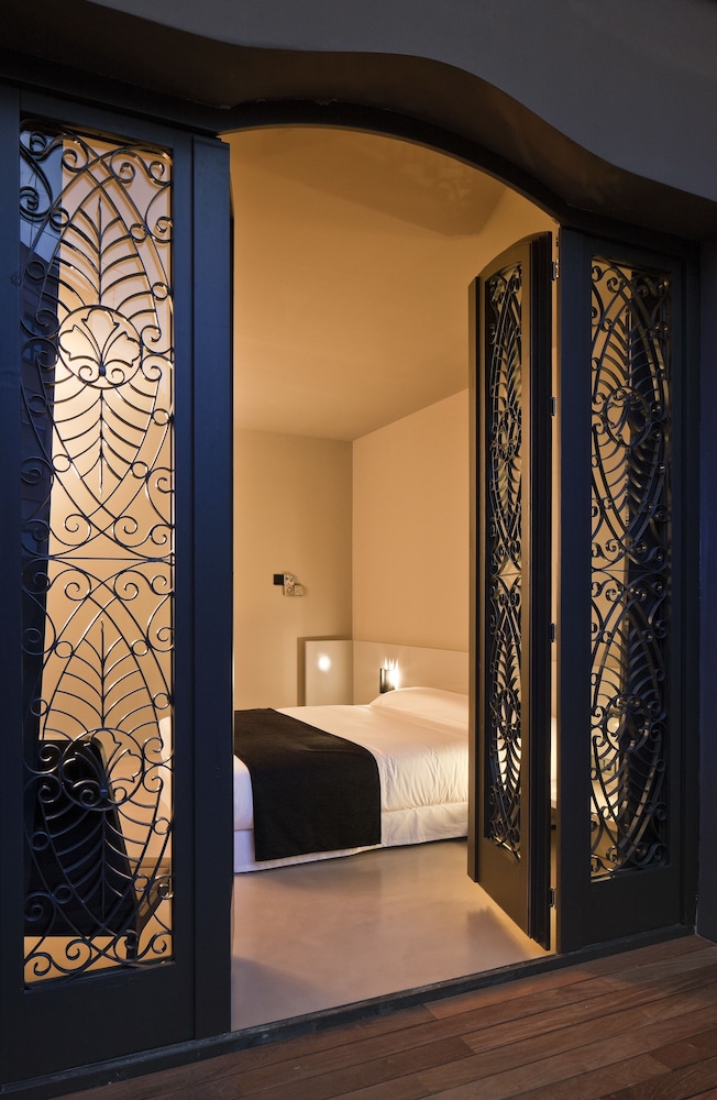 CARO HOTEL 15/71