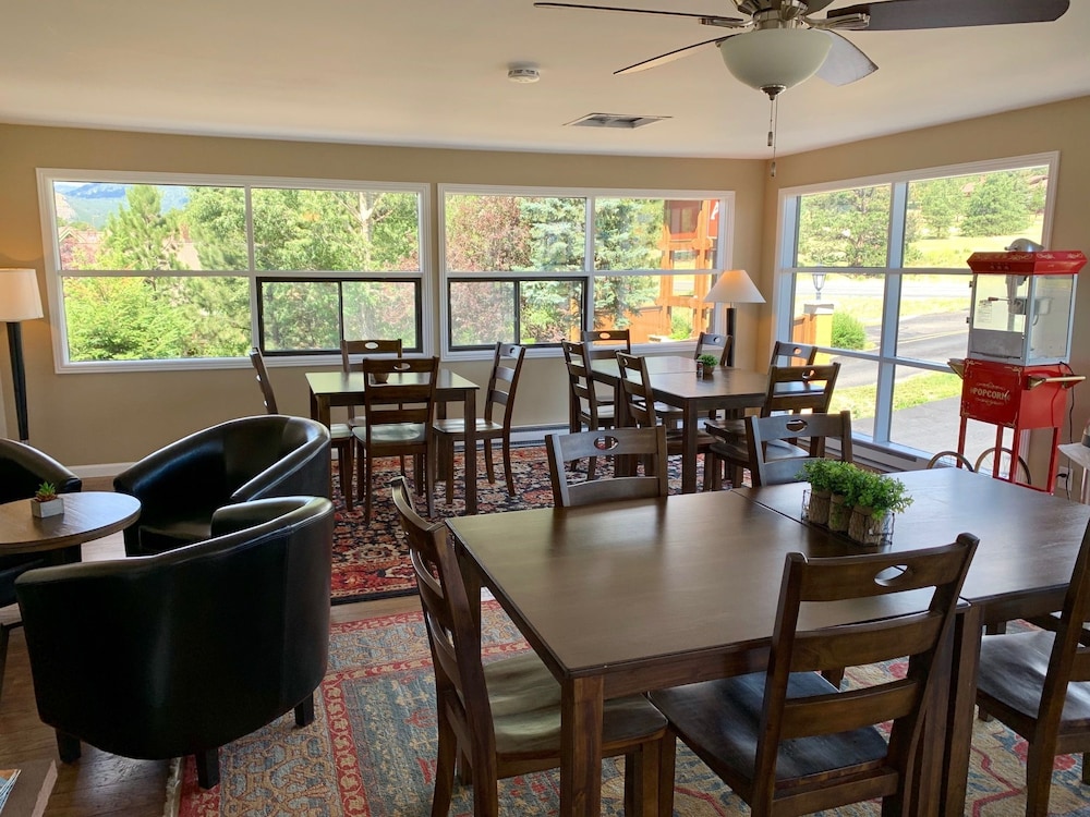 Estes Mountain Inn 53/70