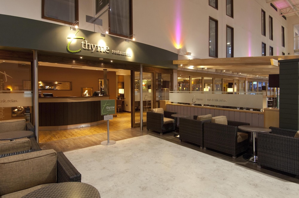 Premier Inn London Heathrow Airport T2 And T3 Bath Road 9/58