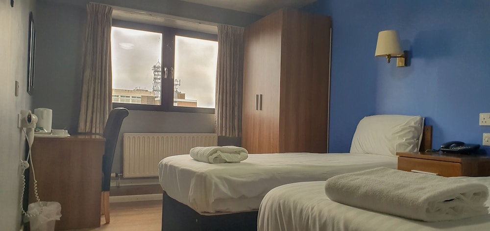 Gilson Hotel 18/38