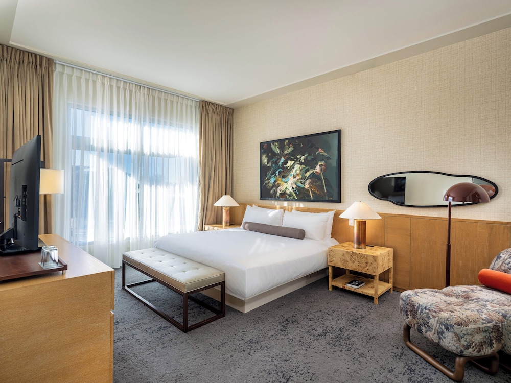 Suite, King Bed