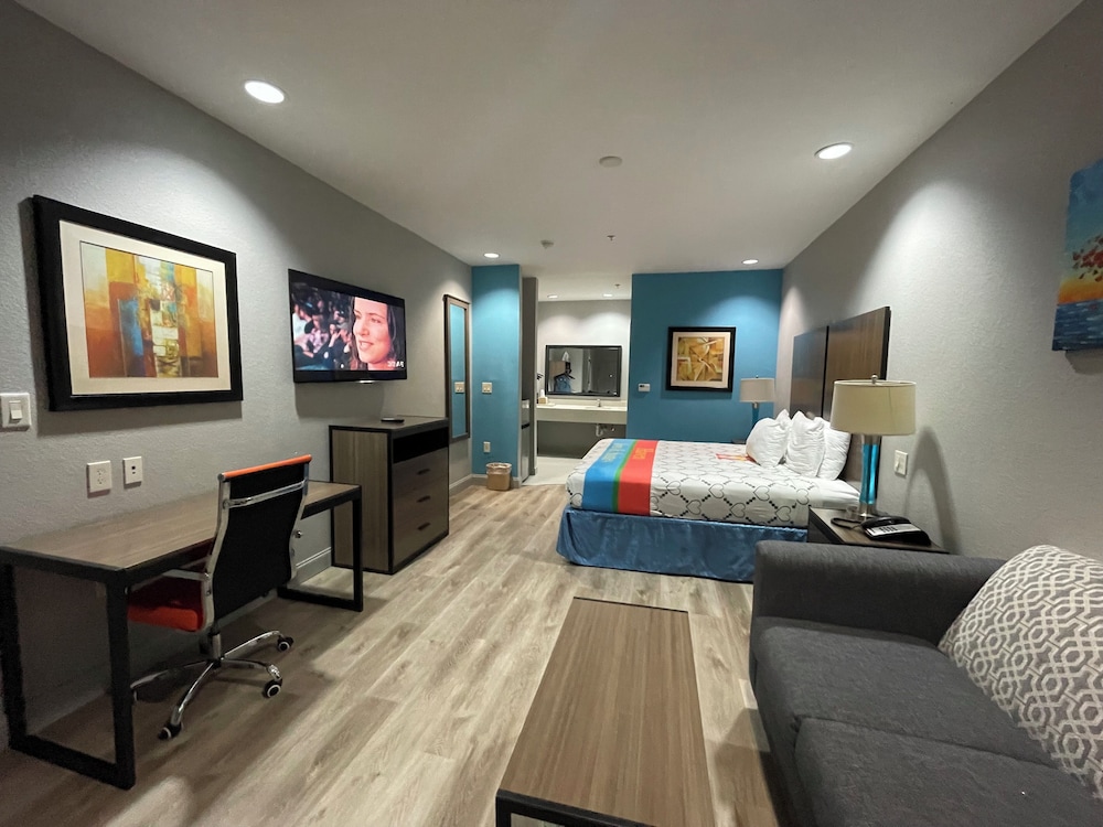 Haven Inn & Suites 36/63