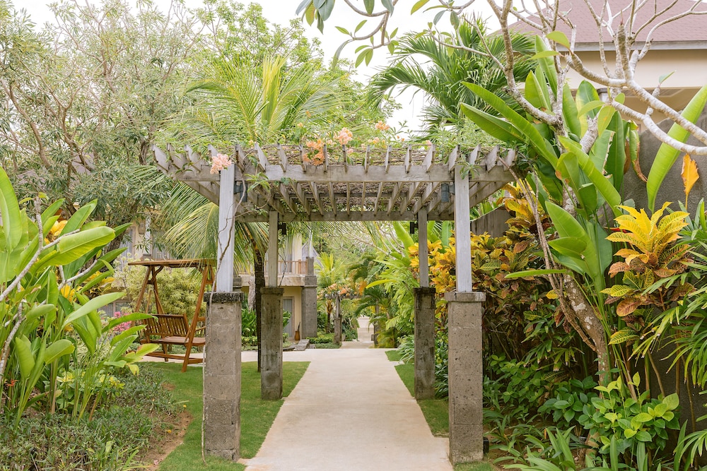 La Berceuse Resort and Villa Nusa Dua by Taritiya Collection 40/50