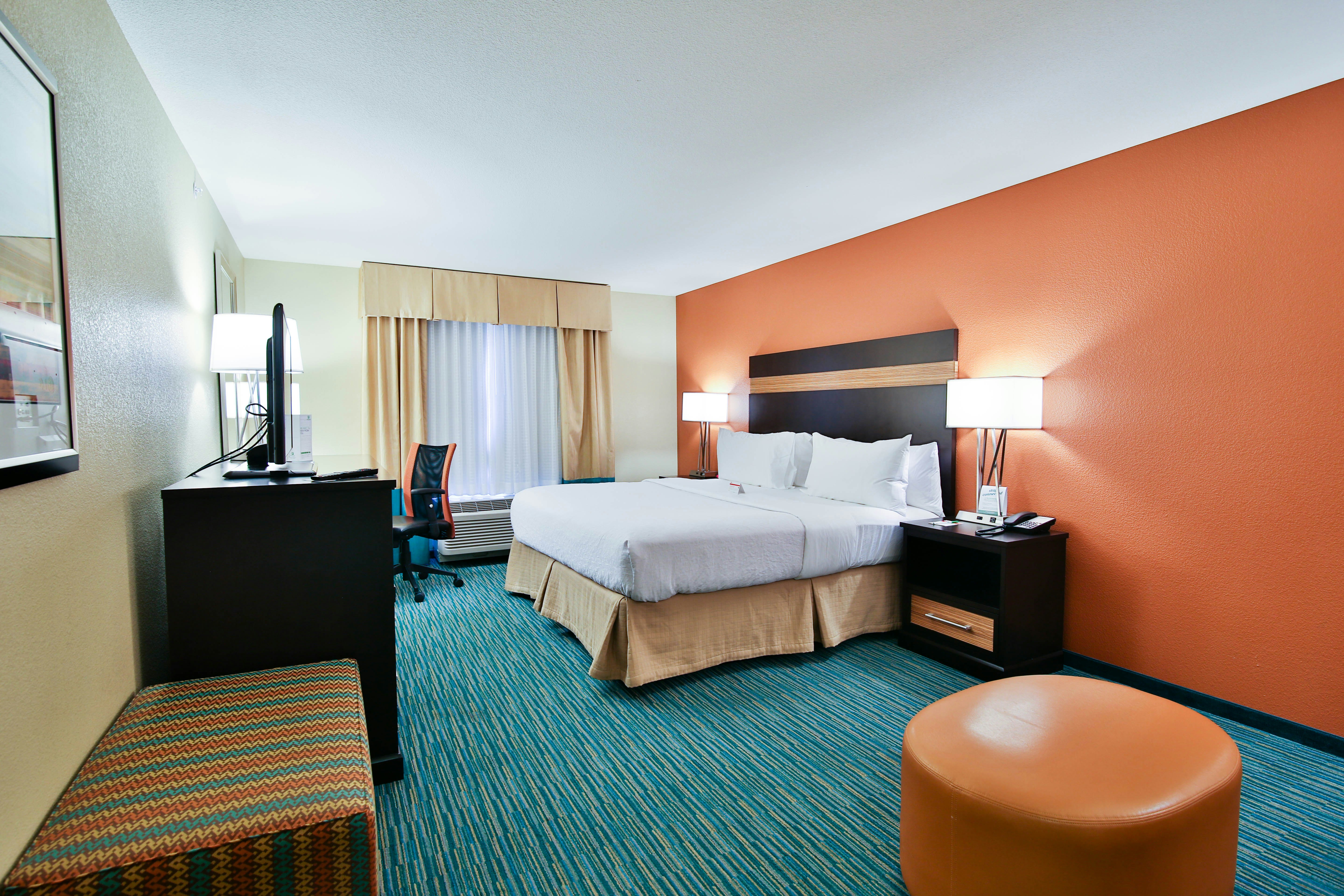 Holiday Inn Bismarck 17/70