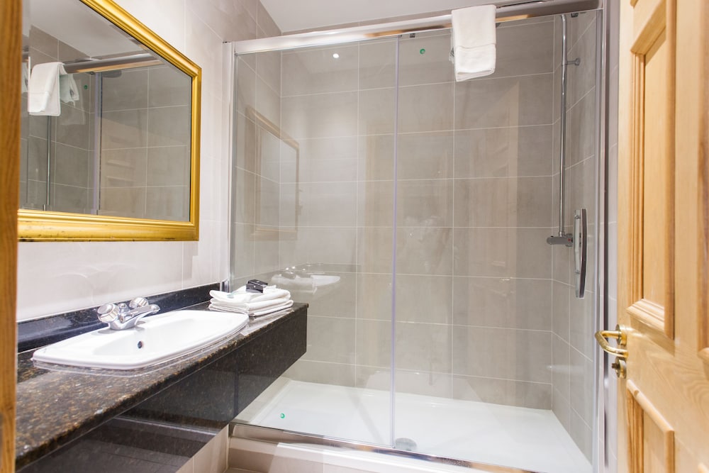 Ashdown Park Hotel 34/34