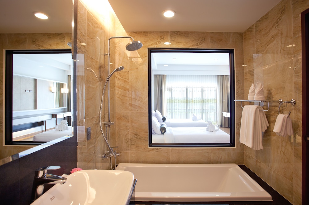 RK Riverside Resort and Spa (Reon Kruewal) 48/50