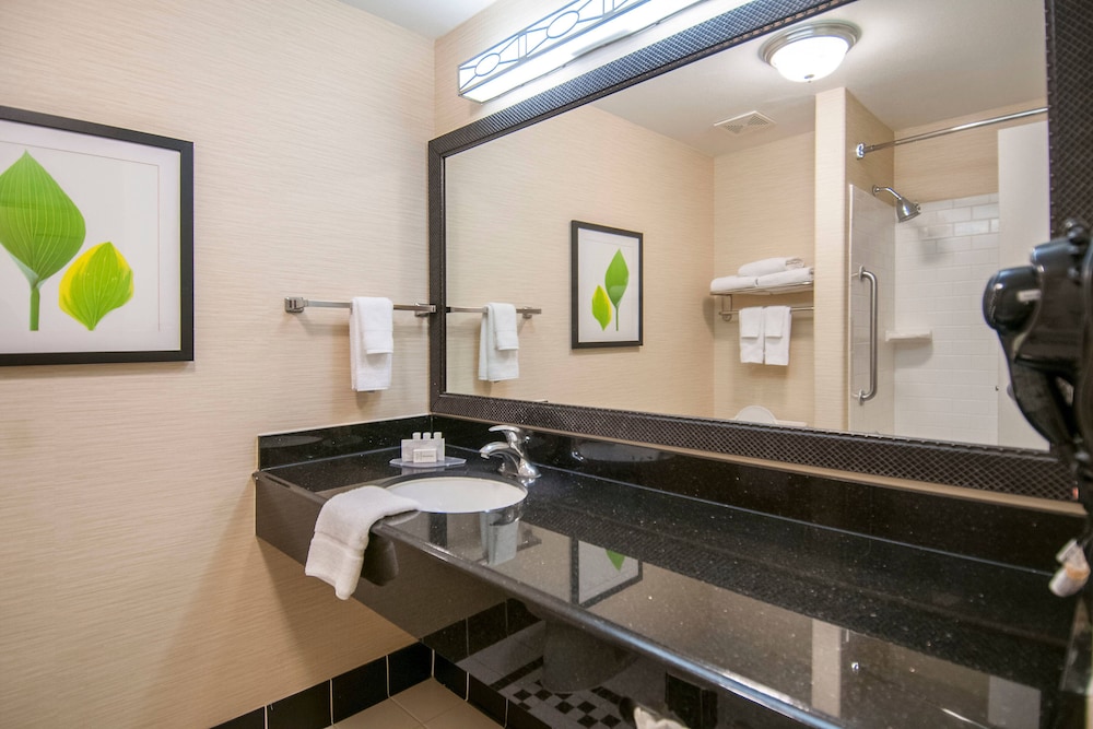 Fairfield Inn And Suites San Antonio North Stone Oak 14/43