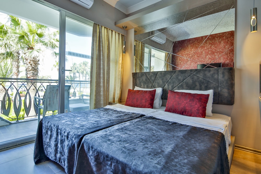 Voxx Marmaris Beach Resort Adult Only +16 18/52