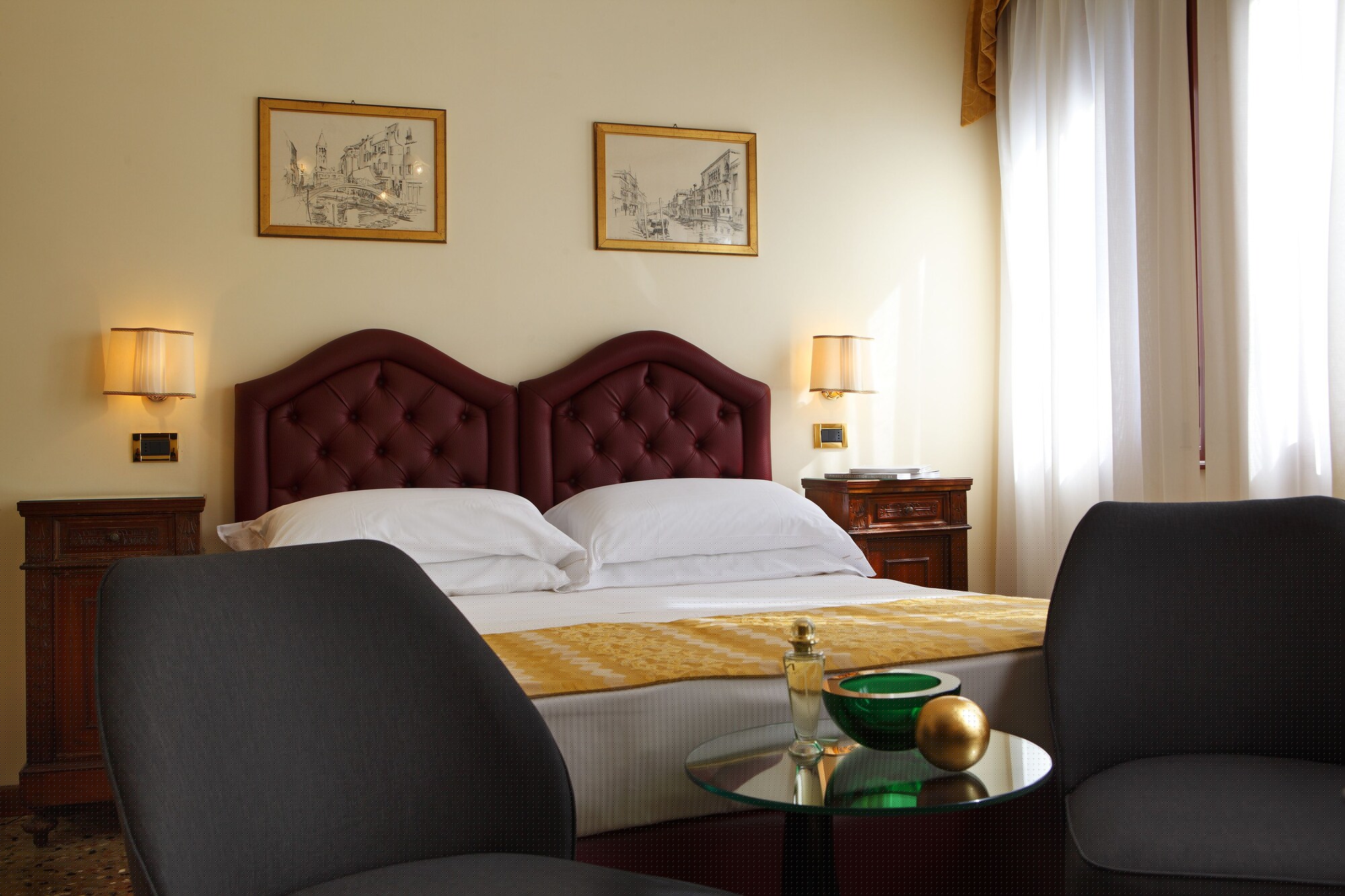 CLASSIC, DOUBLE OR TWIN BED
