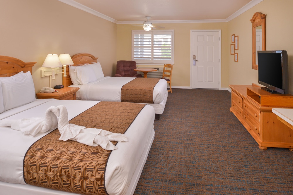 Cayucos Beach Inn 27/64