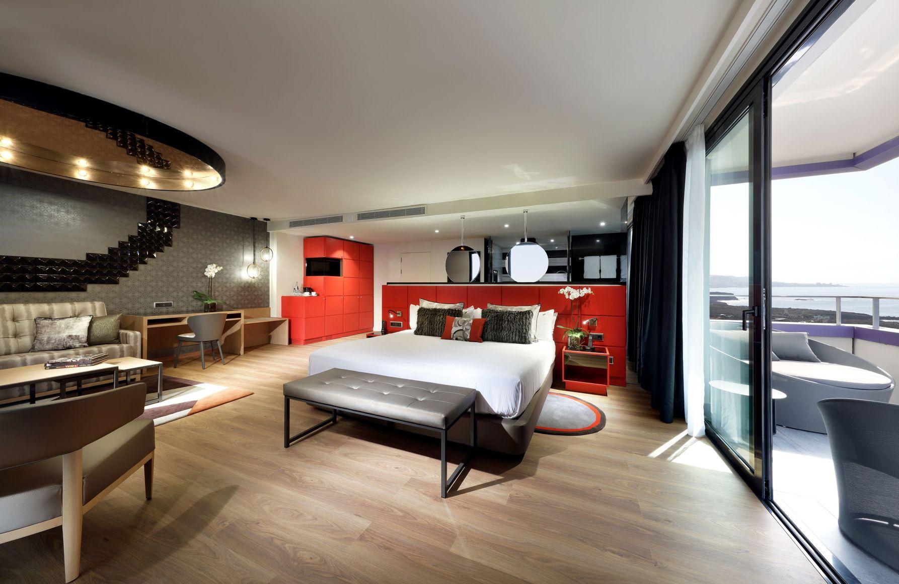 Silver, Studio, Suite, King and Twin Beds, Ocean View