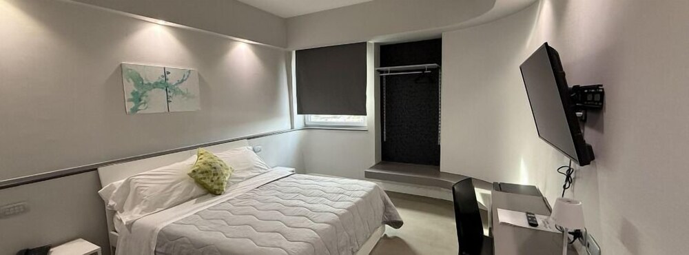 EXECUTIVE, DOUBLE BED