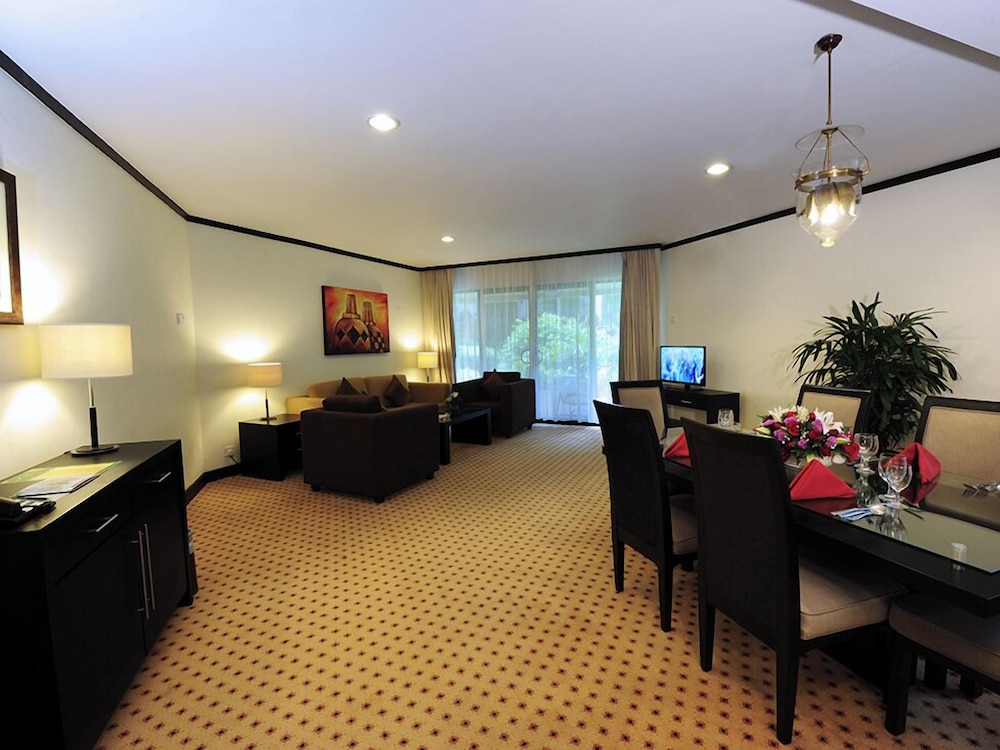 Hotel Borobudur Jakarta 30/50