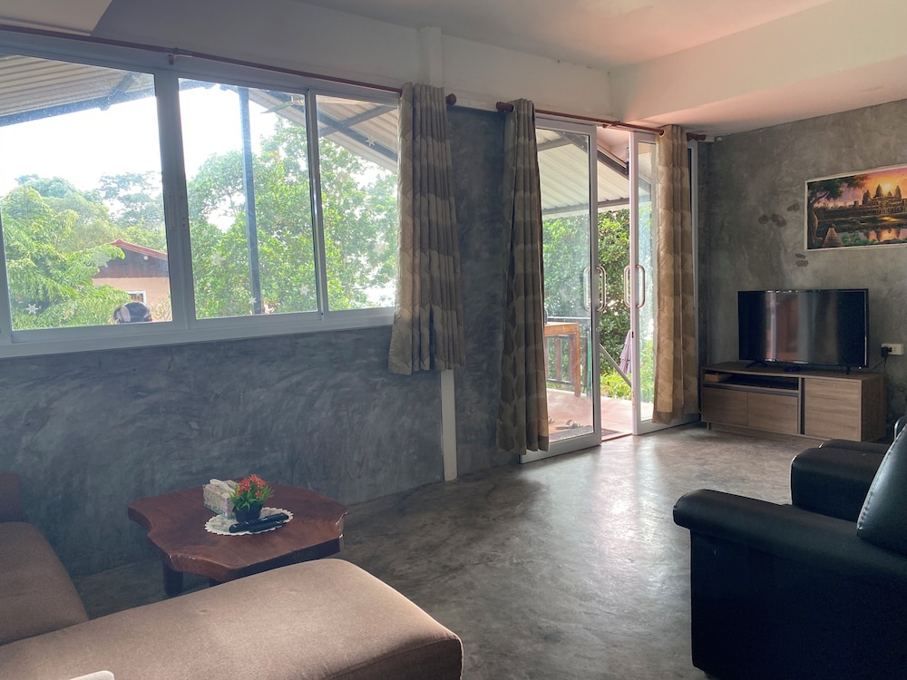 Majestic Sea View Resort 29/50