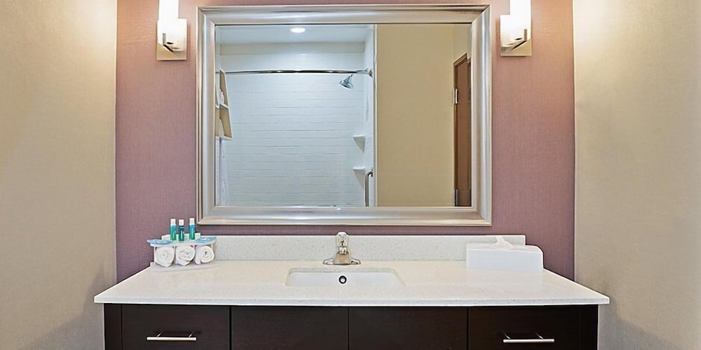 Holiday Inn Express & Suites Harrisburg S - New Cumberland 26/72