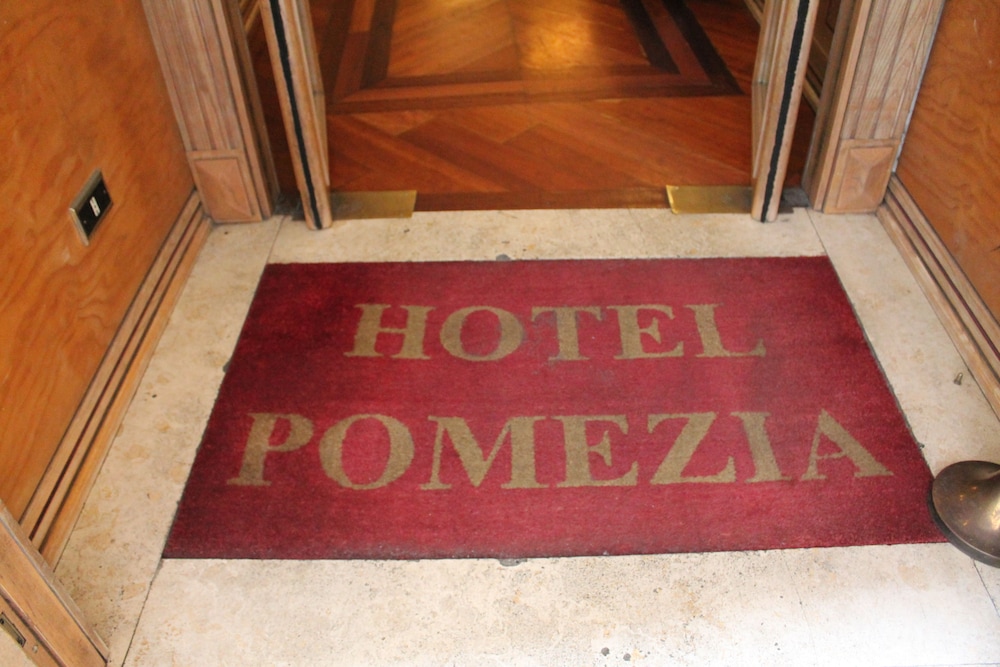 Hotel Pomezia 8/28