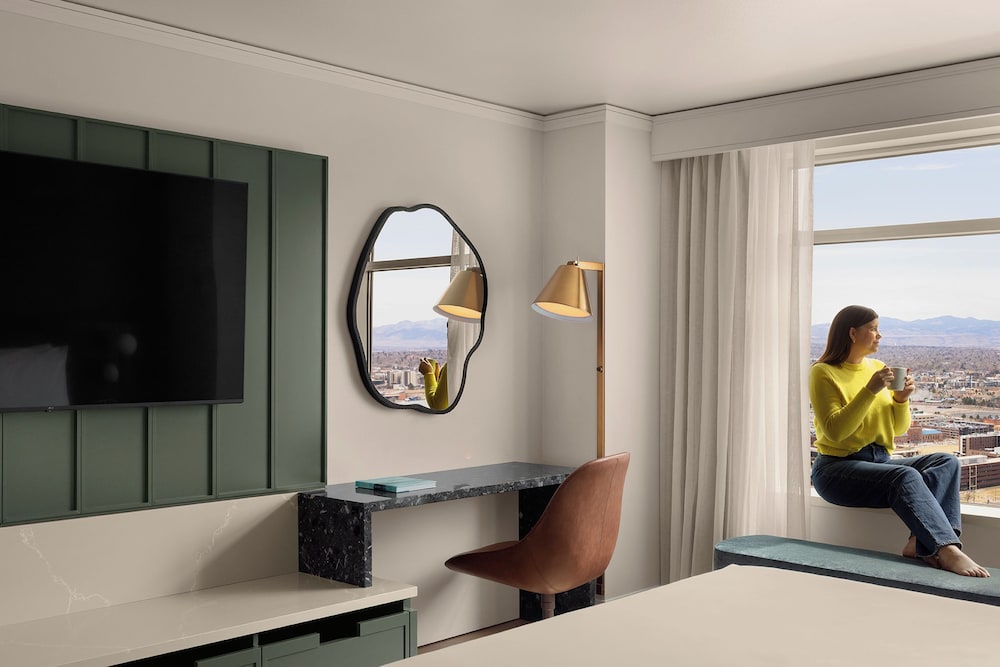 Cottage, Suite, King Bed، Hyatt Regency Denver 3/4
