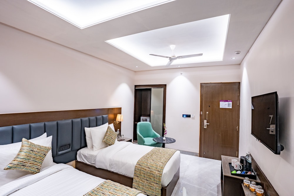 DELUXE, DOUBLE BED