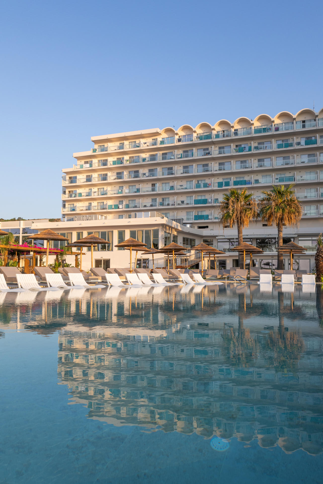 Pegasos Deluxe Beach Hotel 108/113