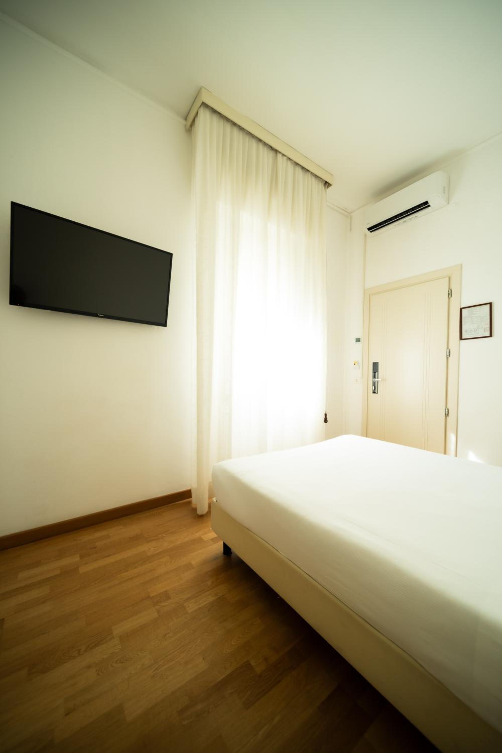 ECONOMY, DOUBLE BED