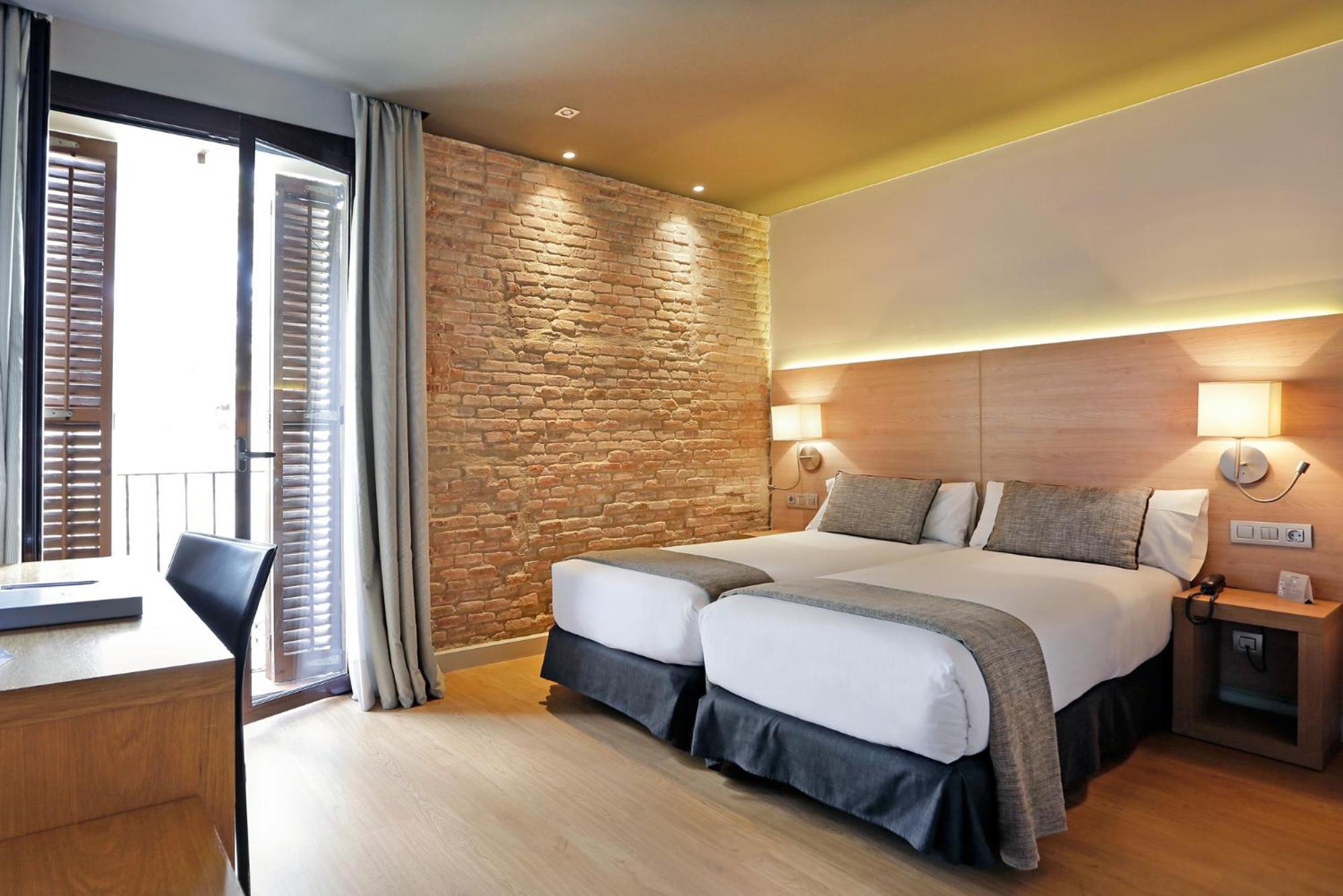 Room, Twin Beds, Ramblas View
