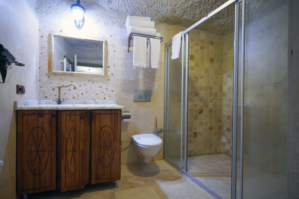 Elysee Cave House 99/100
