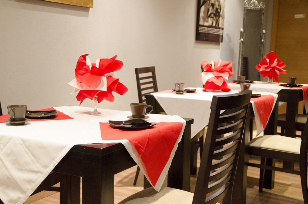 El Duque Hotel Seville 34/44