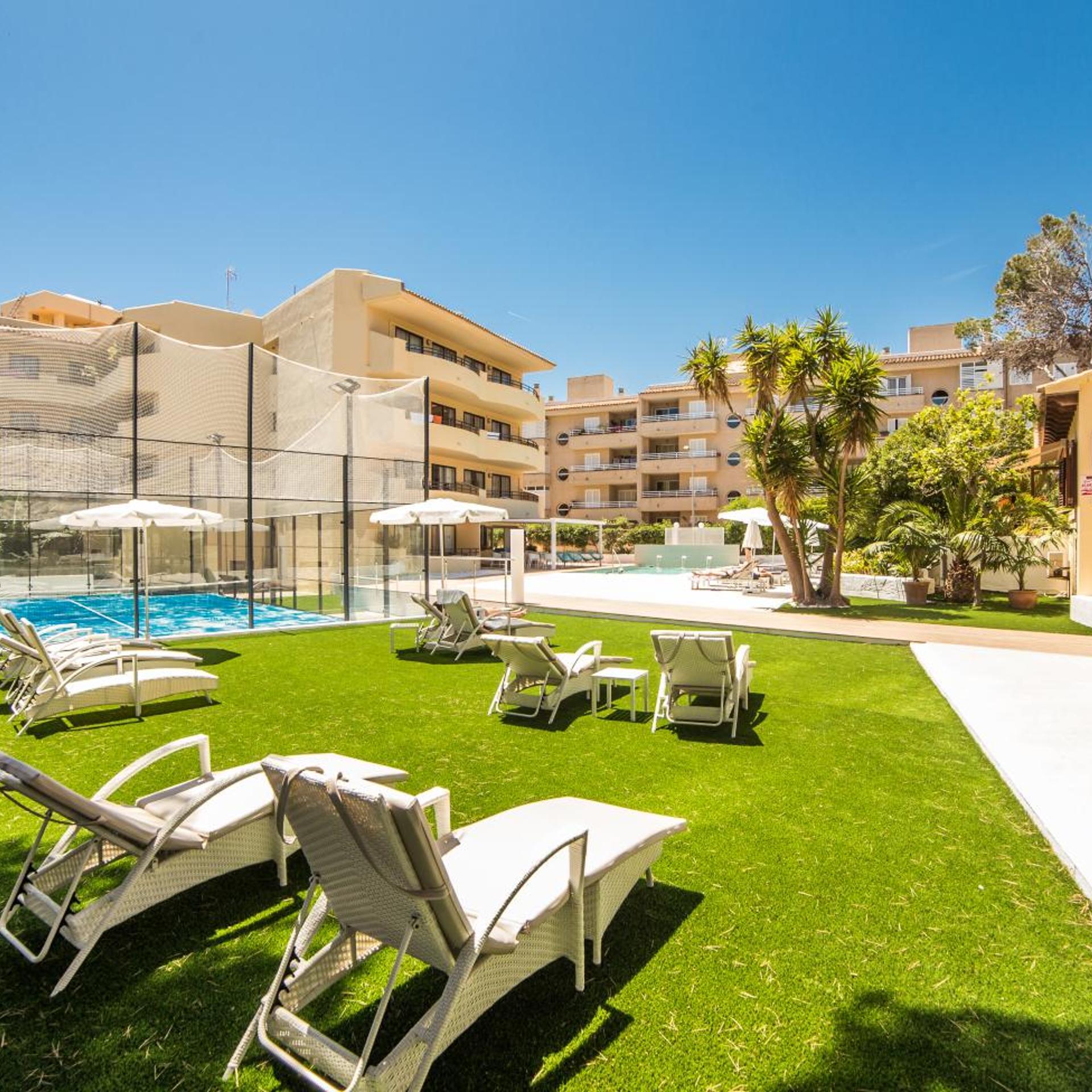 Flacalco Suites Aparthotel 47/50