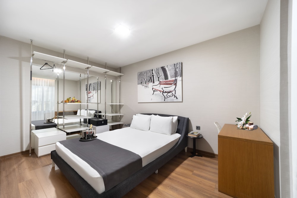 1 BEDROOM, SUPERIOR, SUITE, BALCONY