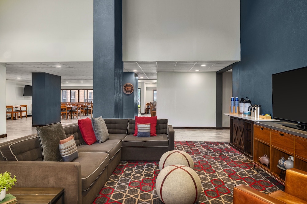 Four Points by Sheraton Greensboro Airport 37/63