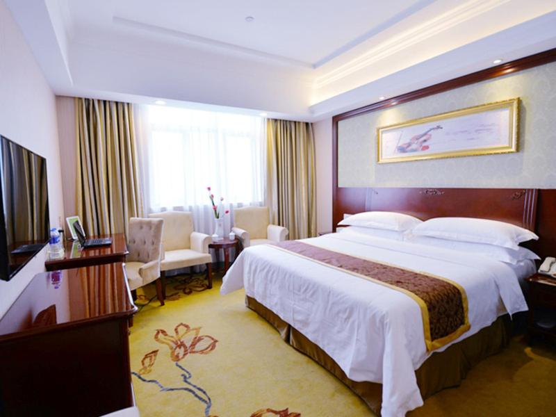 Vienna Classic Hotel (Shanghai Jinshan Zhangyan Industrial Park Zhongqiao College) 17/23