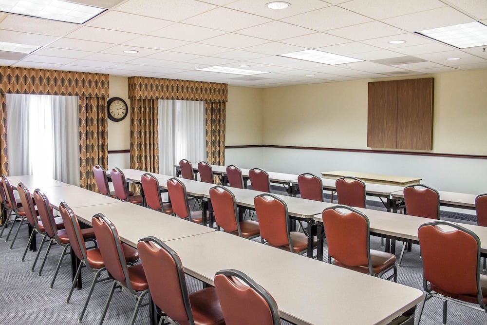 Quality Inn & Suites Longview Kelso 32/44