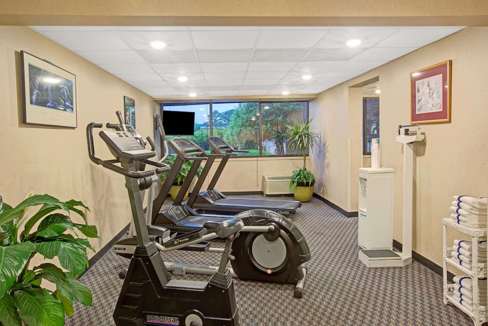 Ramada Plaza Charlotte Airport Hotel and Conference Center 16/30