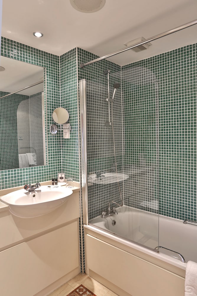 Yew Lodge Hotel East Midlands Airport 7/79