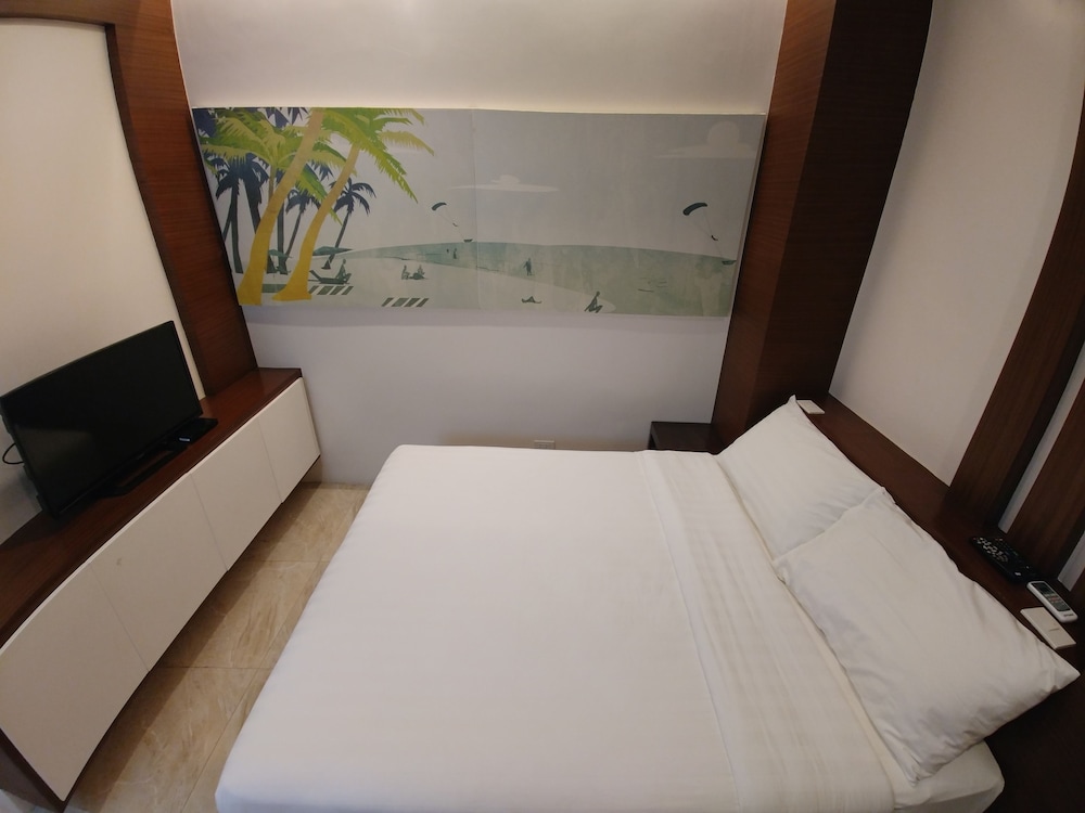 Bed+Bath Serviced Suites 28/66