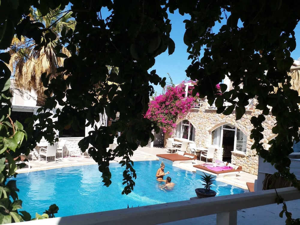 Atalos Suites 40/50
