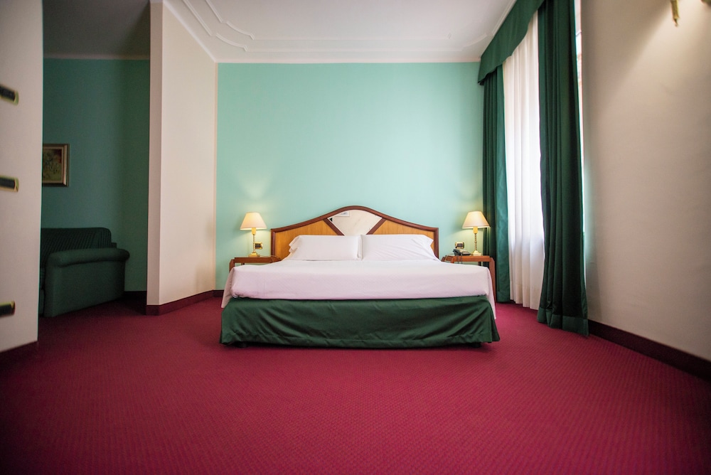 Deluxe, Double Bed