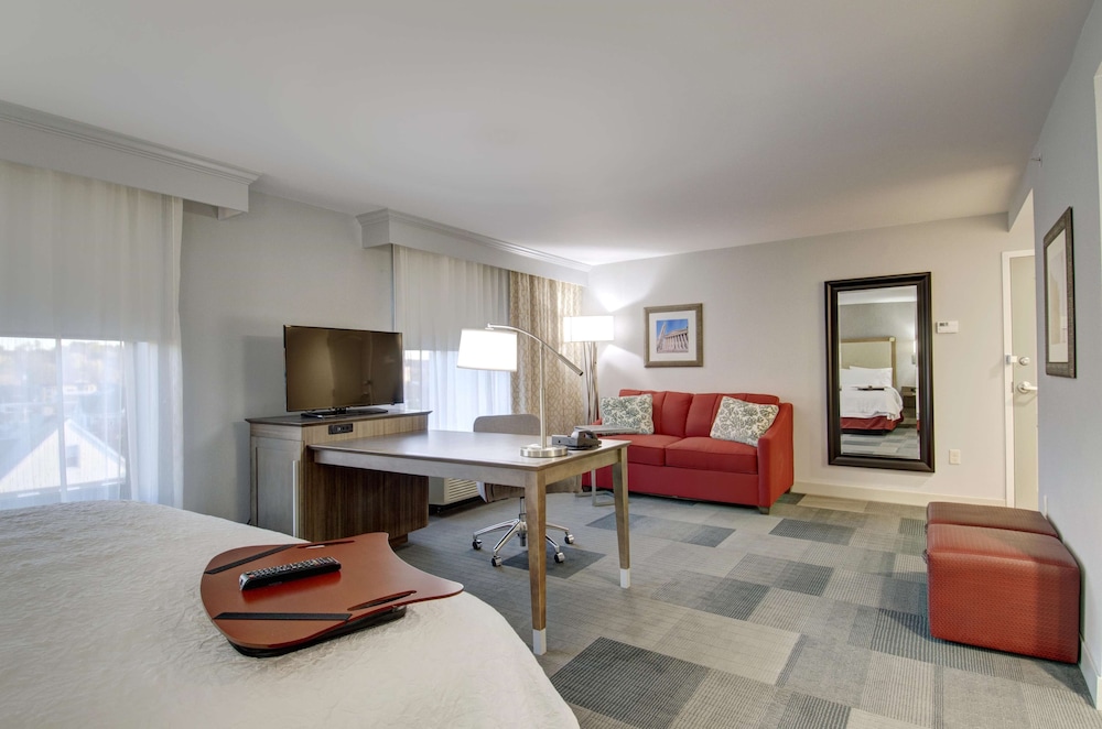 Hampton Inn And Suites Springfield Downtown 25/42
