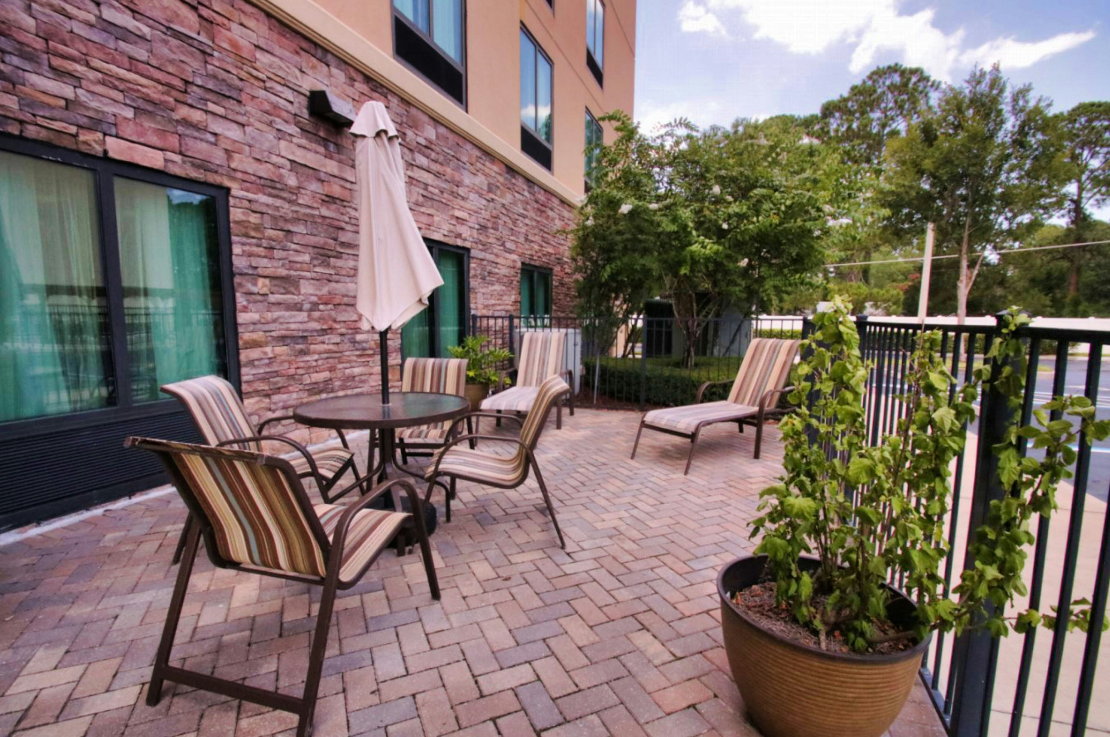 Hampton Inn & Suites Jacksonville - Beach Boulevard/Mayo Clinic Area 53/54