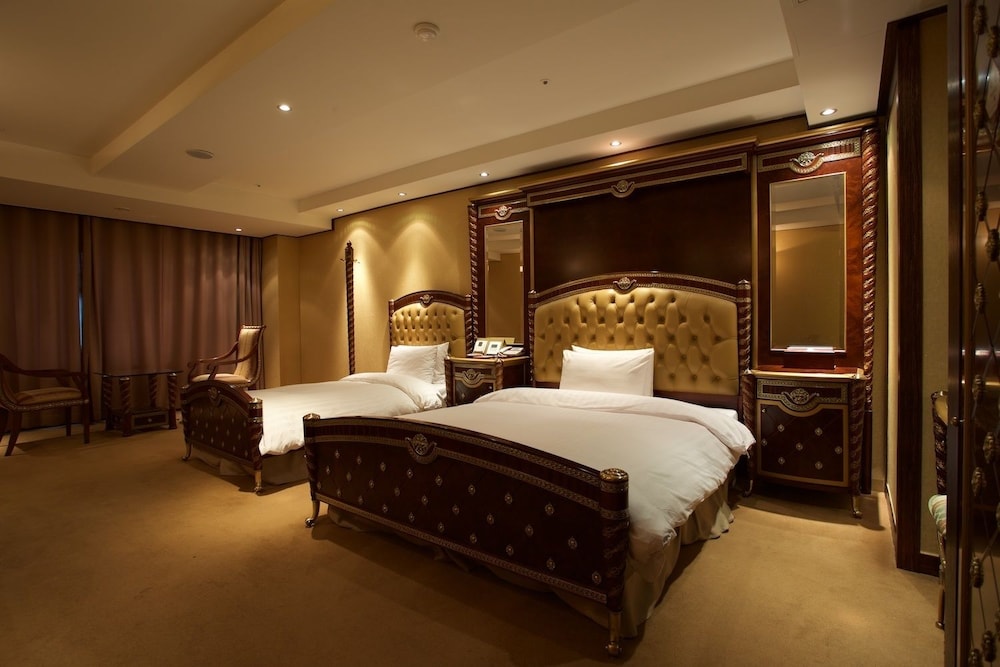 The Koryo Hotel 18/58