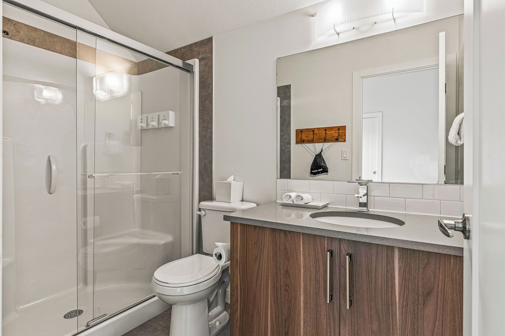 Basecamp Resorts Canmore 47/50