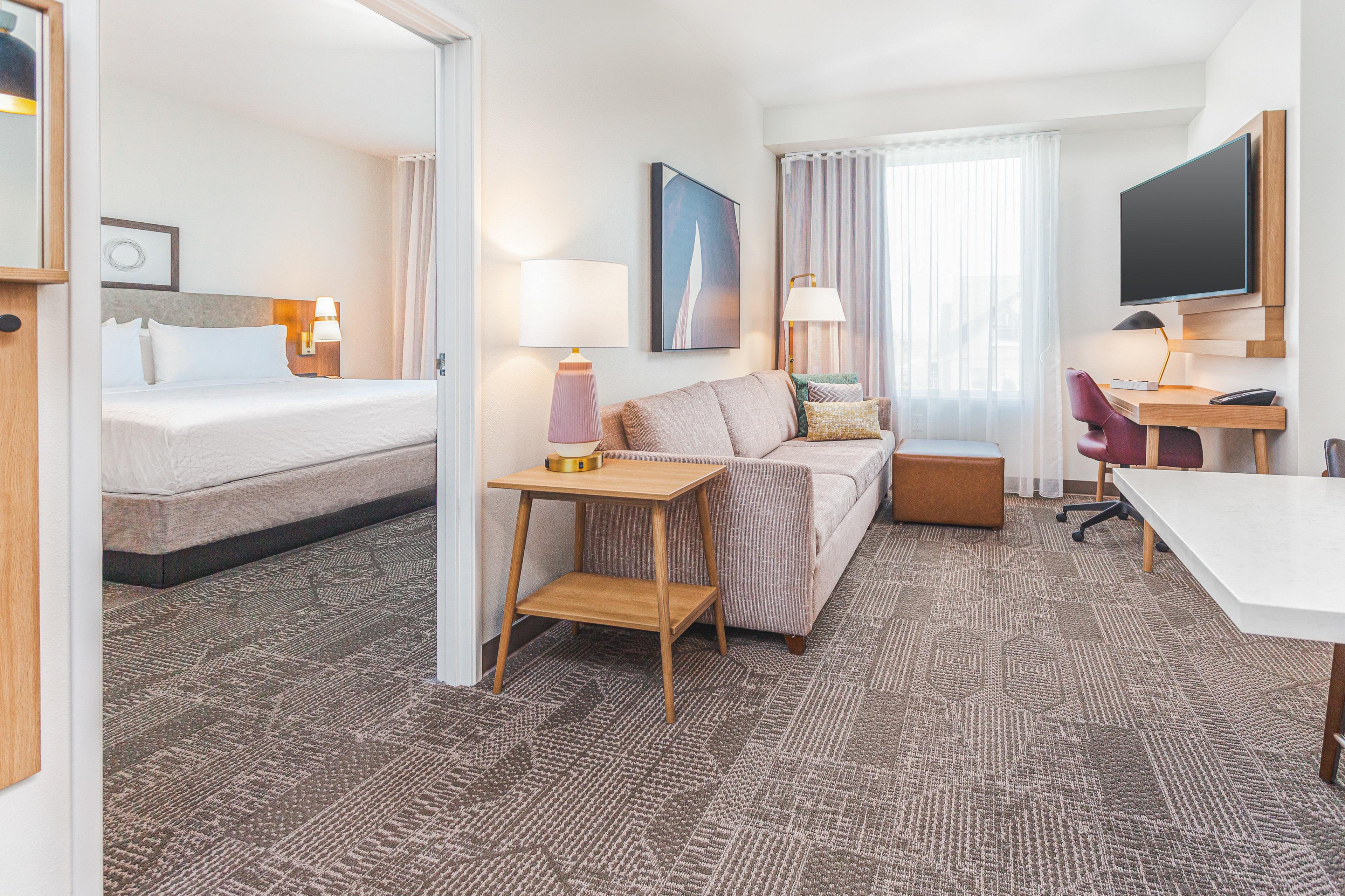 2 Bedrooms, Suite, King and Queen Bed