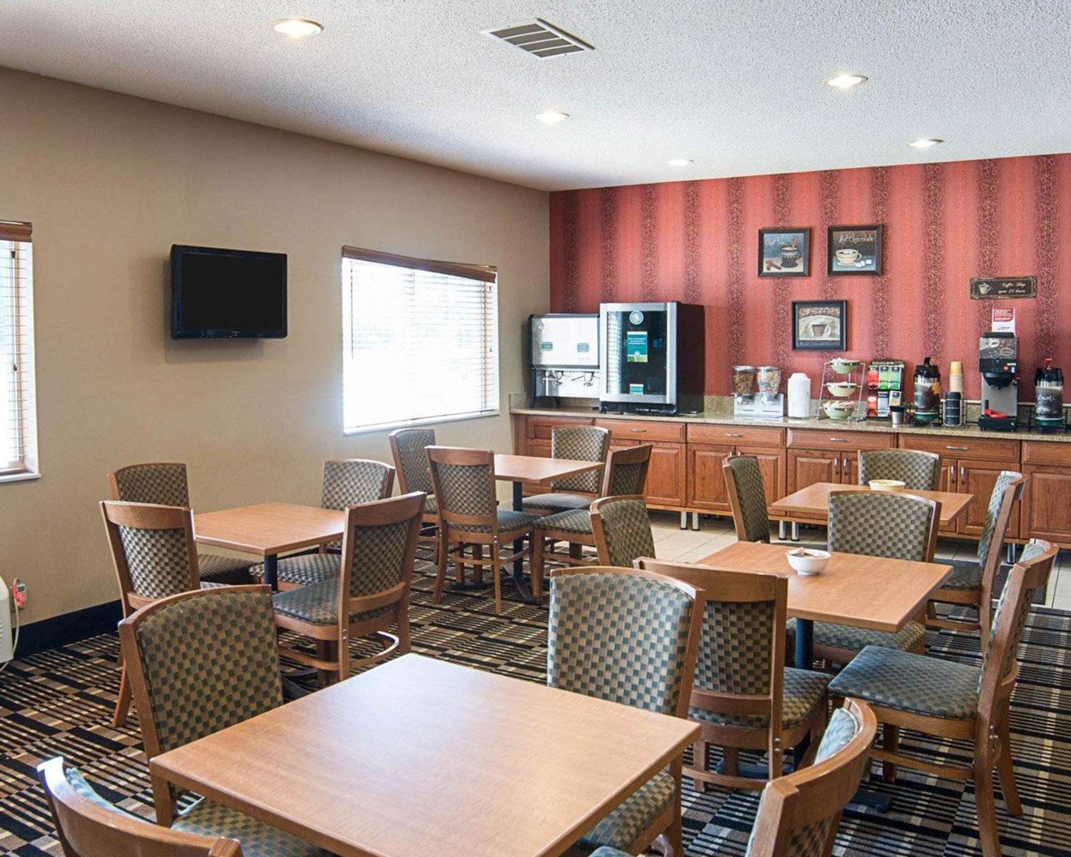 Quality Inn Brooklyn Center 21/22