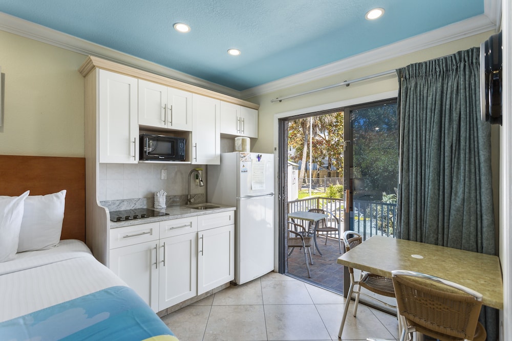 Bayview Plaza Waterfront Resort 50/70