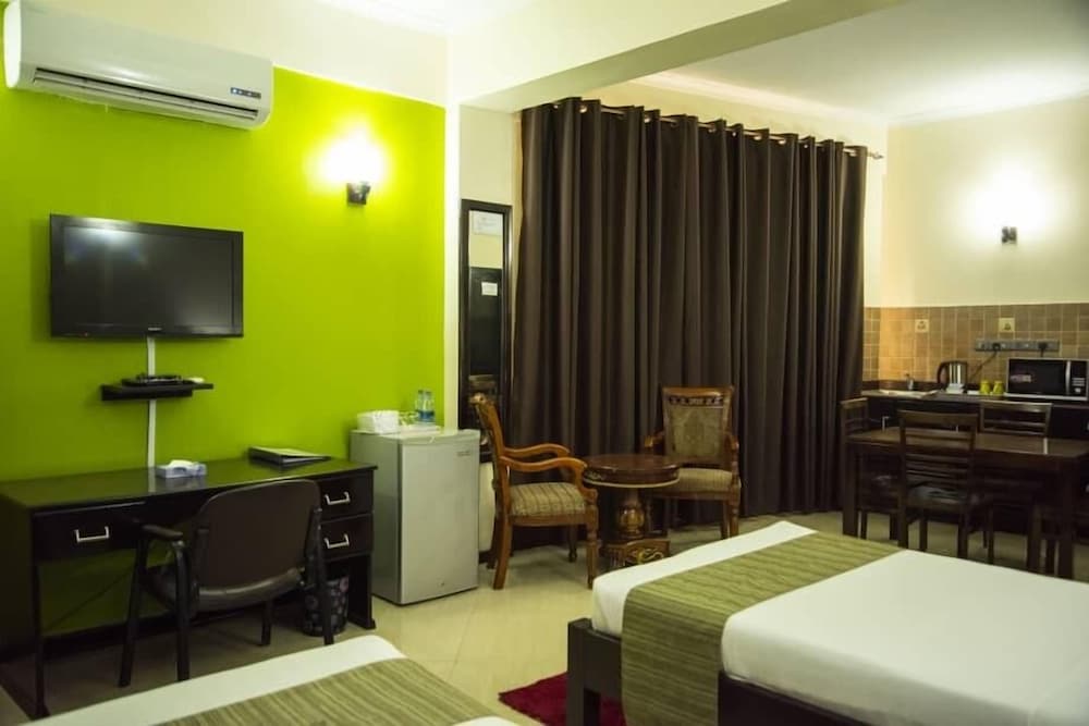 Hotel Sapphire 26/68