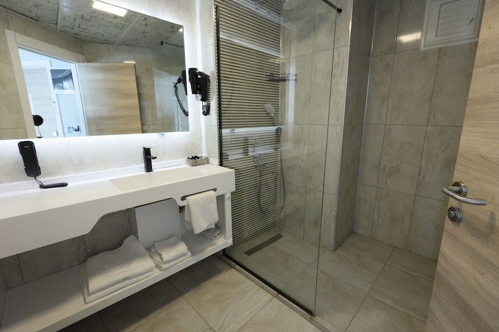 Midis Otel 48/50