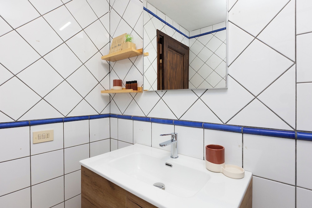 Rental In Rome Rosselli Palace Deluxe 3 Apartment 46/50
