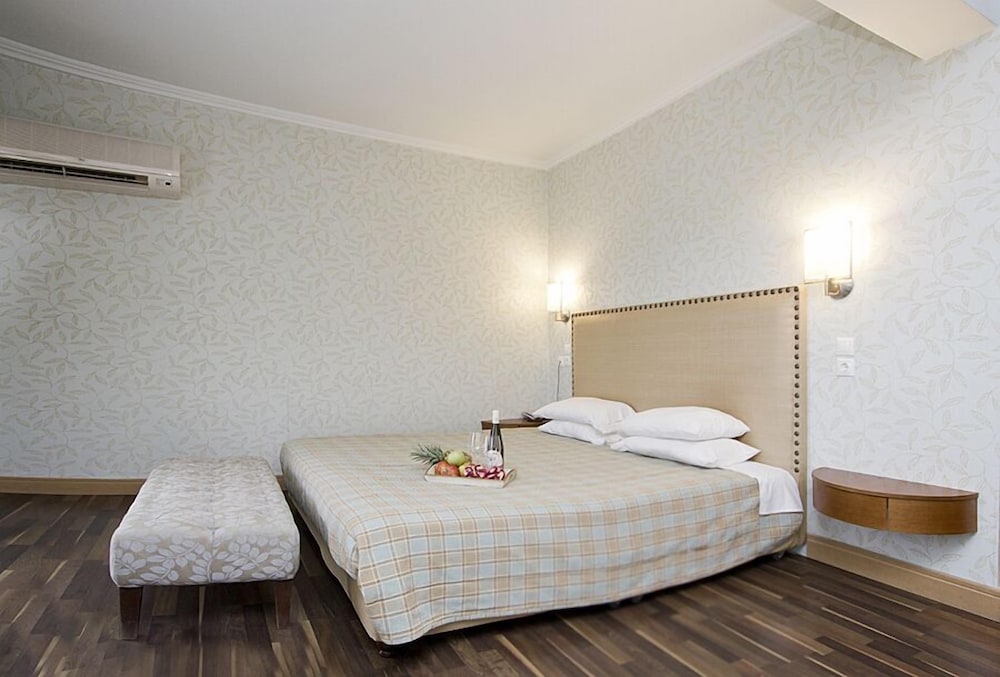 Galaxy Hotel 32/50