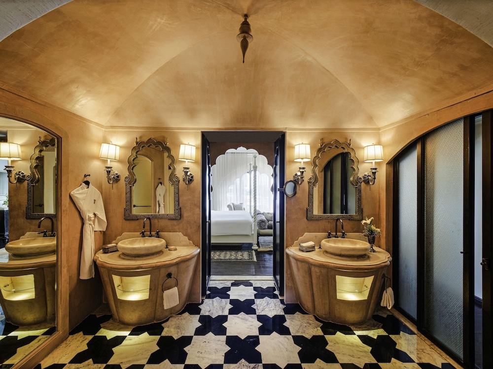 Fairmont Jaipur 24/50